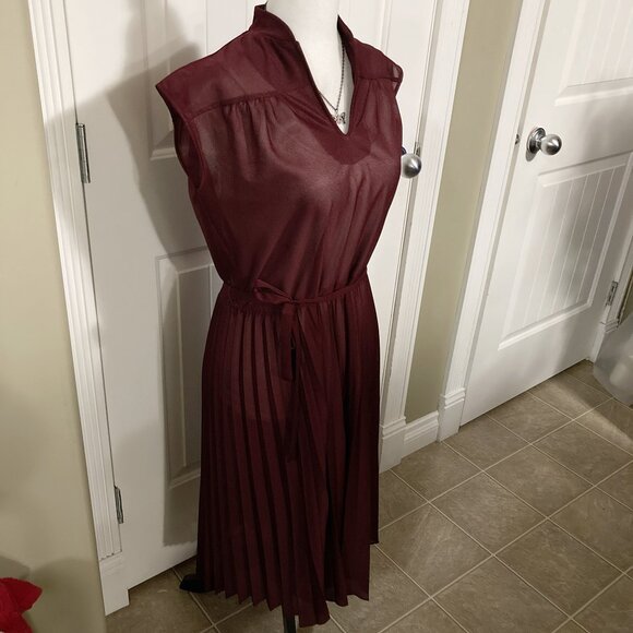 SEARS Vintage maroon short-sleeve sheer pleated dress w/ tie waist MEDIUM LARGE - Picture 5 of 12